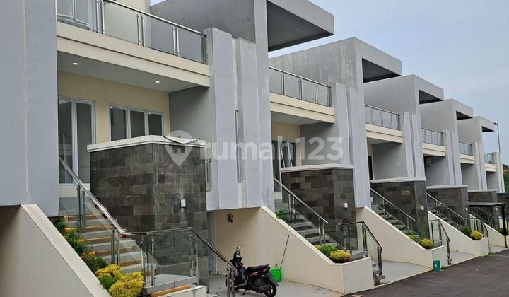 Dijual Rumah 3 Lantai dan Siap Huni Dekat Toll Krukut Limo Depok