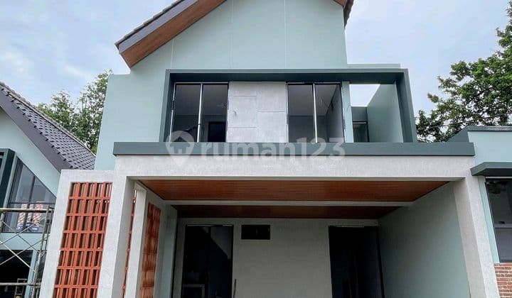1.5-Story House Near Toll Gate and Depok Station