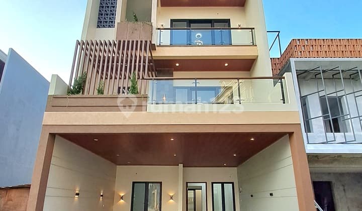 Sell Modern Minimalist House in Jagakarsa Complex