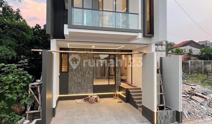 Dijual Rumah Modern Minimalis di Pinggir Jalan Utama Jagakarsa
