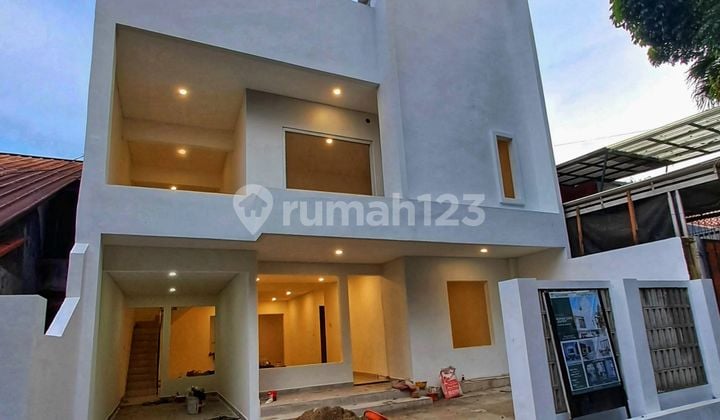 Dijual Rumah Murah dan Siap Huni Dalam Komplek di Jagakarsa