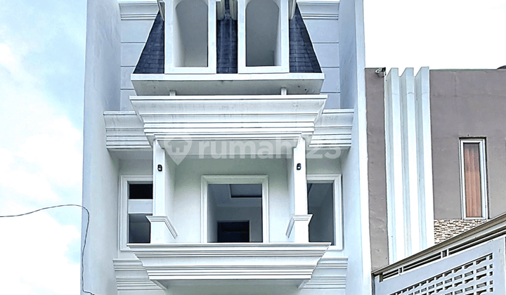 For Sale American Classic House in Kahfi 1 Jagakarsa Cluster