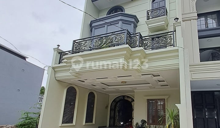Dijual Rumah Baru 3 Lantai di Ragunan Jakarta Selatan