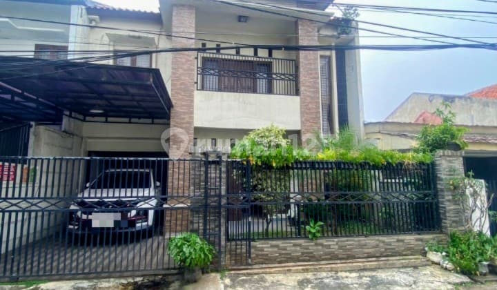 Rumah Bagus 2 Lantai Lokasi Strategis Harga Murah