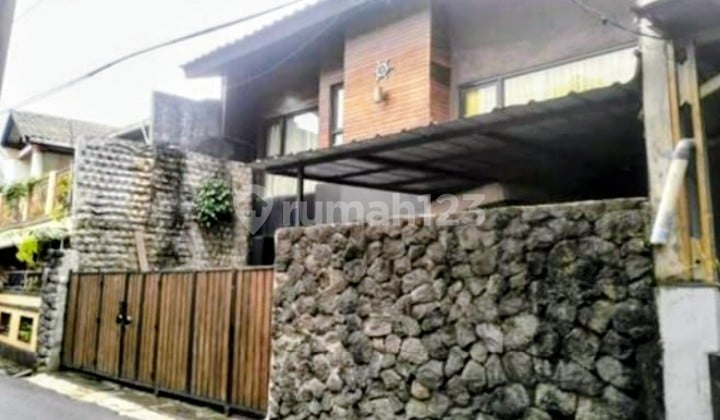 Rumah Bagus Dan Unik 2 Lantai Dengan Harga Murah Juga Terjangkau