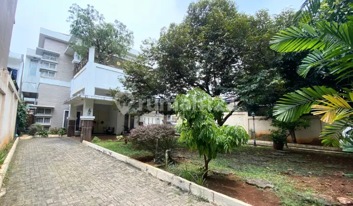 Hunian Mewah Besar & Tanah Luas Dengan Harga Hitungan Tanah Dibawah Njop