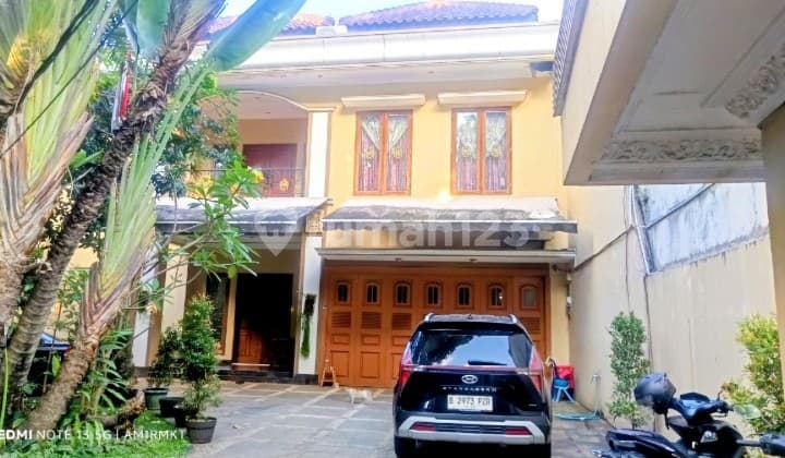 Large House with Extensive Land in an Elite Area, Quick and Cheap Sale