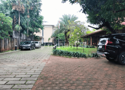 Lahan Komersial Bagus Dilokasi Elite Harga Dibawah Njop 6 Bidang Tanah Dengan 6 Shm Total Luas 3747 M2 + Bonus Bangunan