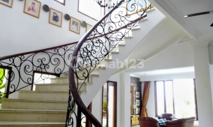 Rumah 2 Lantai Bagus Modern Tenang & Nyaman Murah Dibawah Harga Pasar