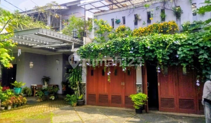 Hunian Luas Bagus & Asri Dijual Murah Hitung Tanah Dibawah Njop.