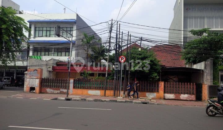 Dijual Rumah Bangunan Tua Lokasi Strategis