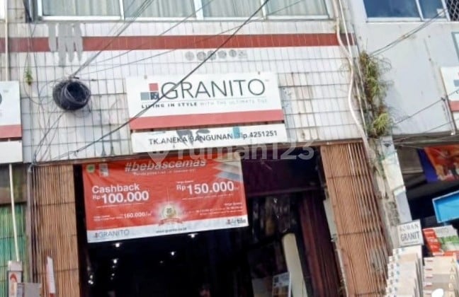 Ruko 3 Lantai Lokasi Strategis Dan Ramai Pusat Perdagangan Keramik Dijual Murah.