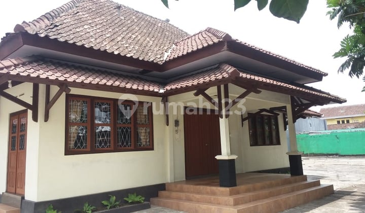 Rumah Villa Bangunan Belanda Full Kayu Jati Kuno di Temanggung Kota