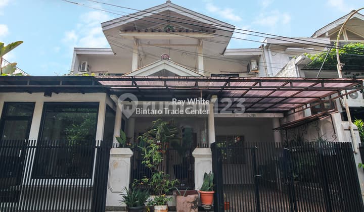 Nice Ready-to-Occupy Affordable House in Bintaro Sector 1 Housing