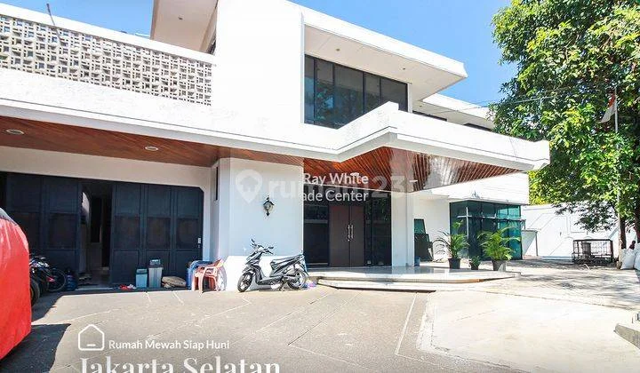 Rumah Mewah Dengan Pool di Permata Hijau Jakarta Selatan