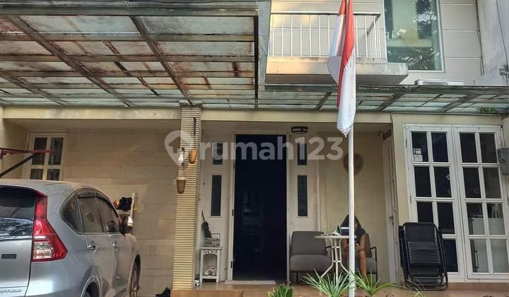 Rumah dalam Cluster One Gate di De Latinos BSD City