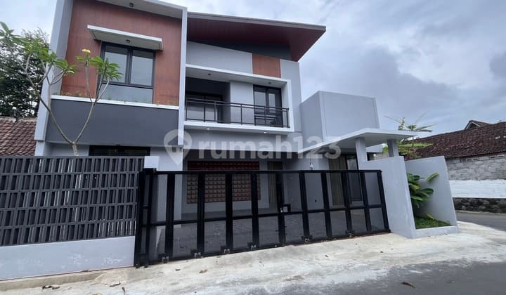 Beautiful West House Rsa UGM Near Jogja City, Good SHM House in Mlati