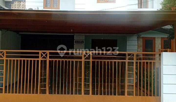 Jagakarsa - Rumah Besar di Jl. Benda Ciganjur