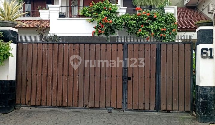 Jagakarsa - Rumah Mewah dan Besar