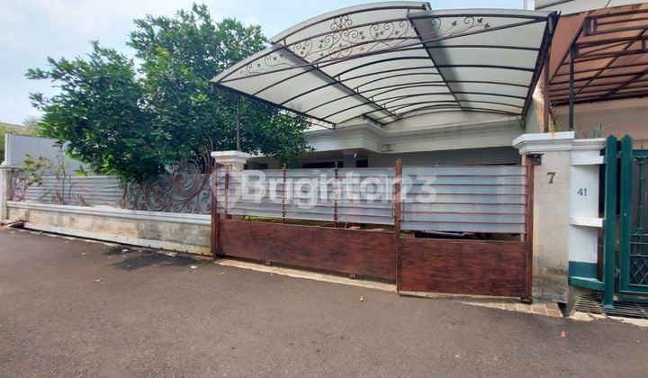 LUXURIOUS LUSH HOUSE IN RADIO DALAM GANDARIA SOUTH KEBAYORAN BARU JAKARTA