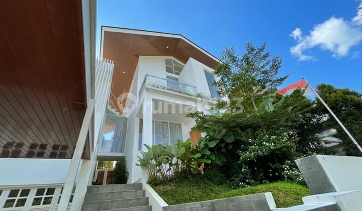 Rumah Siap Huni Ada Kolam Renang di Resor Dago Pakar Bandung