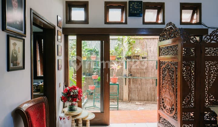 Dijual Rumah Dengan Usaha Sayap Riau Kota Bandung