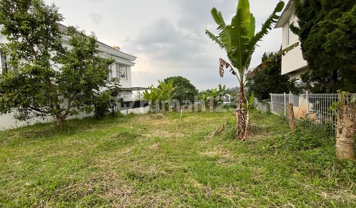 Kavling Matang Siap Bangung Dengan Pemandangan Lapangan Golf Dan Kota Bandung Di Resor Dago Pakar Bandung