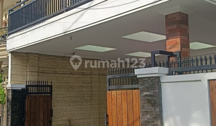 Good ready-to-move-in house in Tebet Timur Dalam