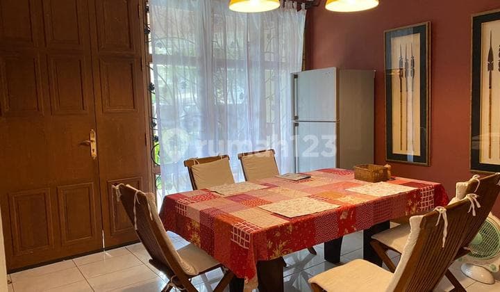 Sunrise Garden istimewah rapi siap huni posisi hoek