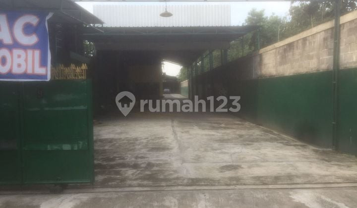Affordable Business House for Sale in East Surabaya, Strategic for All Types of Businesses