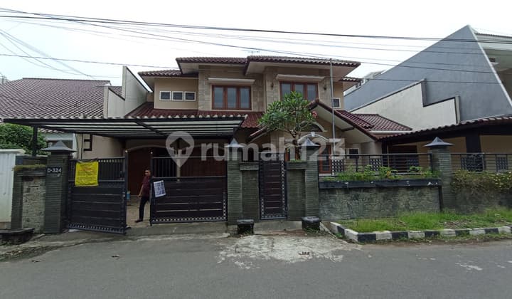 Rumah Bagus Bisa Buat Kantor Dekat Public Area Margorejo Surabay
