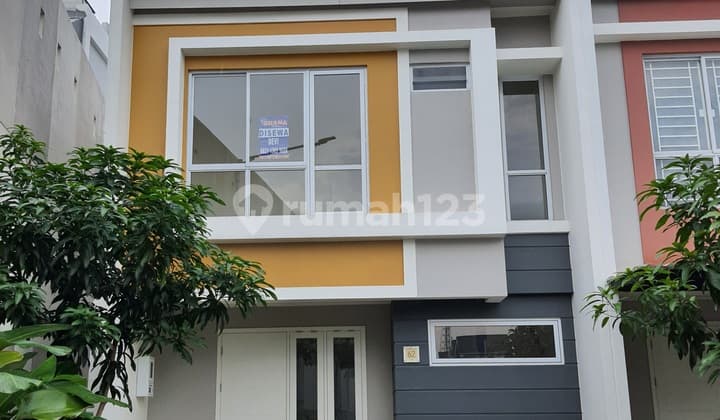 Rumah Di Cluster Agnesi 2 Lantai, Ada Kitchen Ser Dan 2 Unit Ac