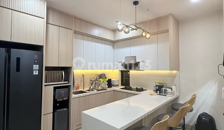 Rumah Huk 2 Lantai Cluster Baroni Sudah Renovasi dan Fullfurnished Interior Rapi di Cluster Symphonia Gading Serpong