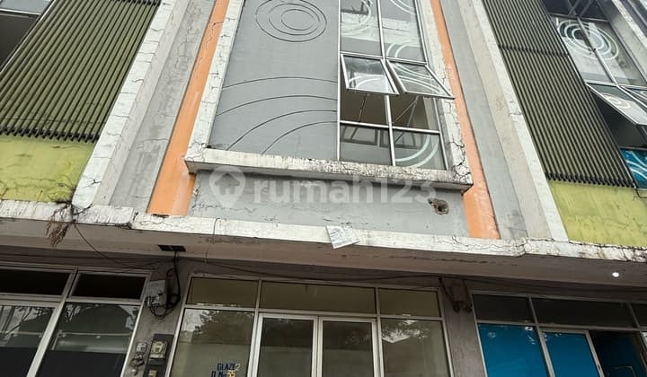 Ruko Glaze 3 Lantai di Gading Serpong Hadap Jalan Raya