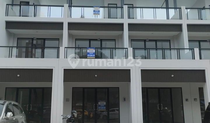 Ruko 3 Lantai di Sorrento East Gading Serpong Hadap Jalan Besar