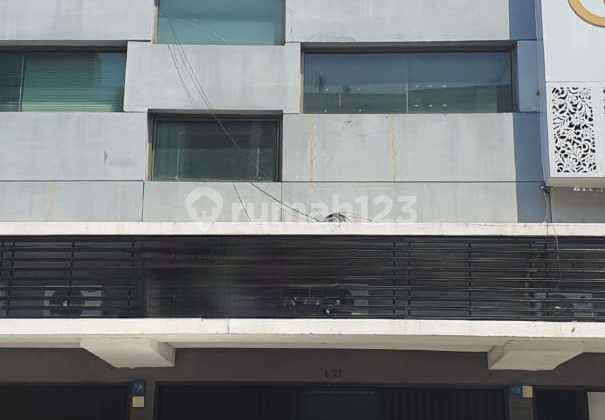 Tangcity Shophouse in Tangerang 3 Floors Neat