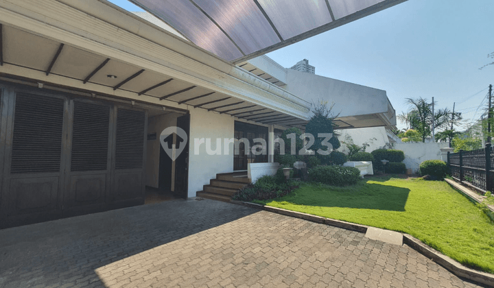 Classic Well-Maintained House Pakis Argosari