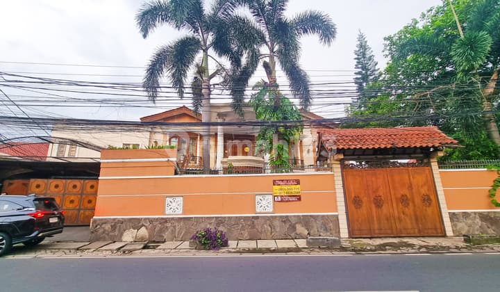 Rumah 2 Lantai Jatipadang Raya, Jakarta Selatan