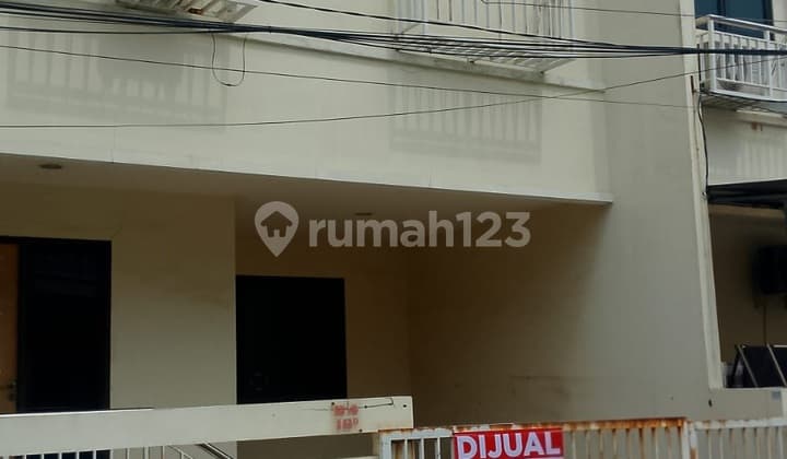 Rumah 2 Lantai SHM Minim Renovasi Gading Griya Lestari Jakarta