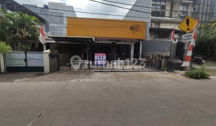 Rumah Tempat Usaha Pusat Kuliner Kopyor Kelapa Gading Jakarta