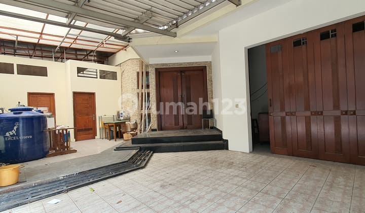 Rumah 3 Lantai jalan lebar dekat Stella Maris di pluit utara Jakarta Utara