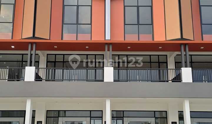 Ruko Super Strategis Hadap Jalan Utama Summarecon Crown