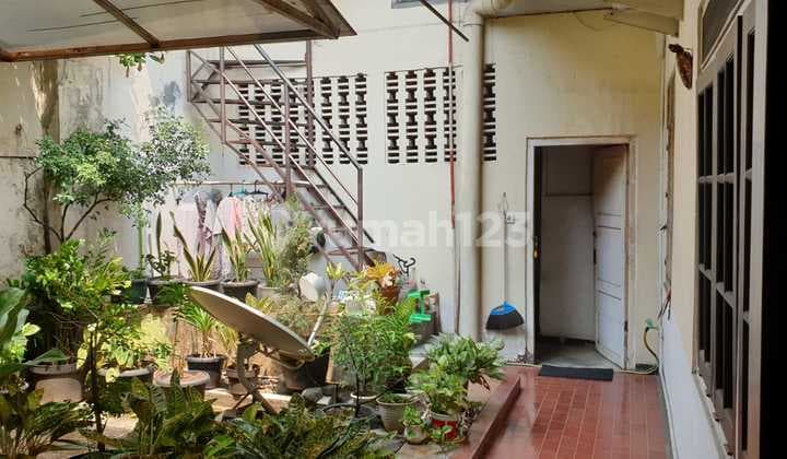 Murah Rumah 2 Lantai SHM di Jalan Kramat Sentiong , Senen Jakarta Pusat