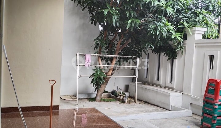 Dijual Murah Rumah 2 Lantai di Tomang Utara, Siap Huni, Bebas Banjir, bisa KPR