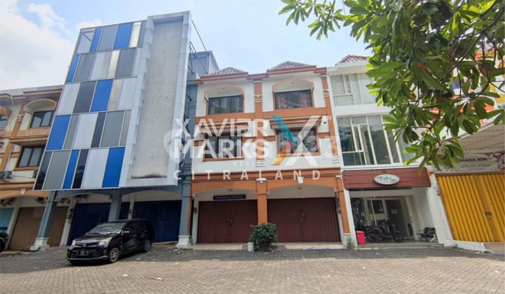 Disewakan Ruko di Jalan Raya Darmo Permai Iii