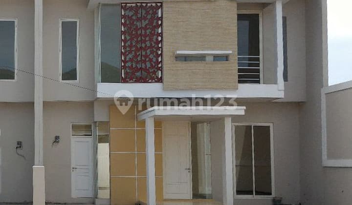 Di Jual Rumah Di Perumahan Regency One, Dekat Dengan Prumahan Nirwana Executive