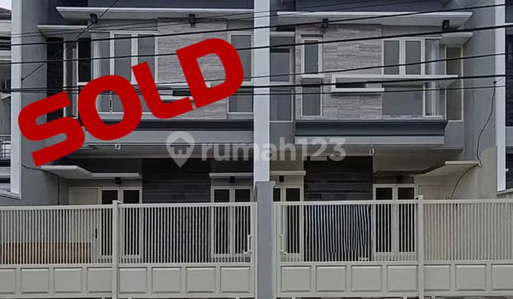 Rumah B Gress Minimalis 2 Lantai Tengah Kota Dgn Lebar 6 + Row 3 Mobil, Strategis Dekat Dgn Ubaya