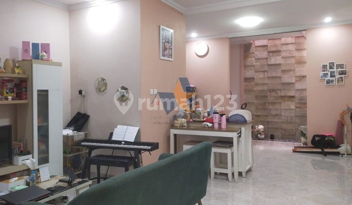 Depan Taman Lokasi Super Strategis, Siap Huni Cluster Graha Raya Bintaro