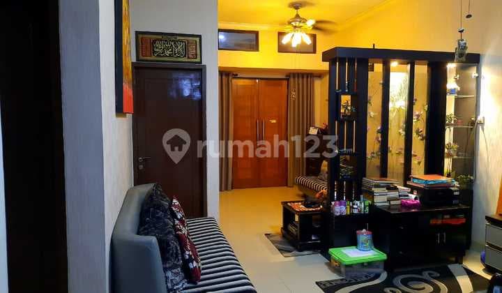 Jual Cepat Rumah Cantik 2 Lantai - Graha Raya Bintaro