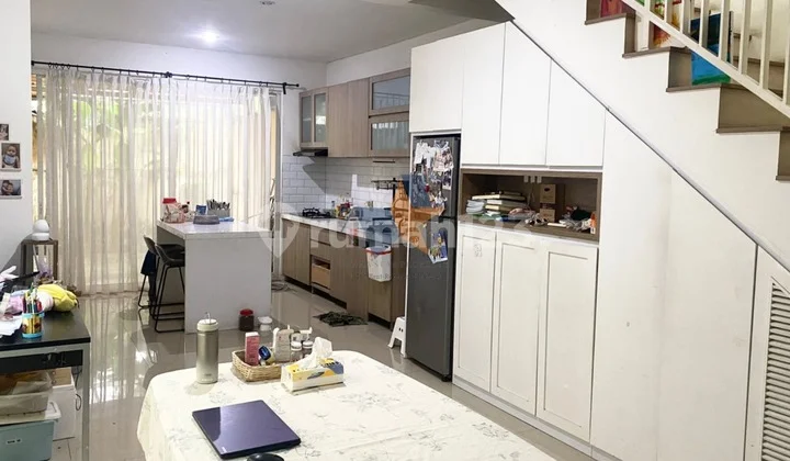 Jual Cepat Rumah Cantik 2 Lantai Selangkah ke Tol Parigi Bintaro